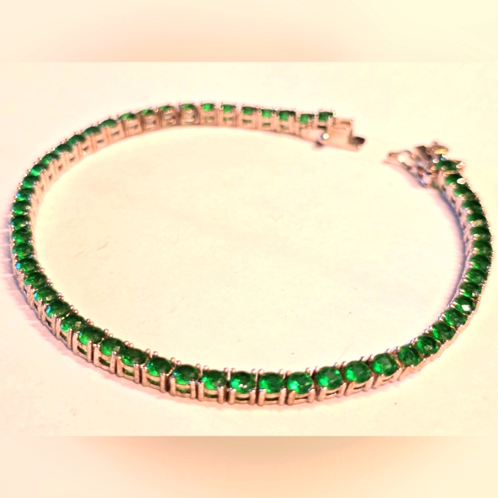 Emerald Style Bracelet